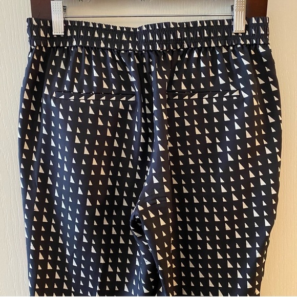 THEORY Silk Triangle Print Pull-On Trouser in Black & White - 2 - Picture 7 of 13